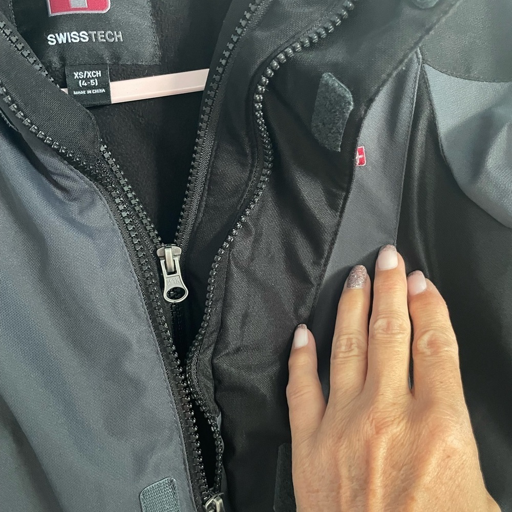 Closet Clear Out Sale! Swiss Tech Kids Black and Gray Jacket size XS 4-5 - Picture 6 of 11
